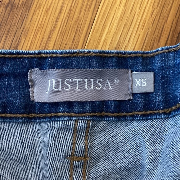 Just USA Women’s Blue Ripped Denim Shorts Size XS - Picture 5 of 7